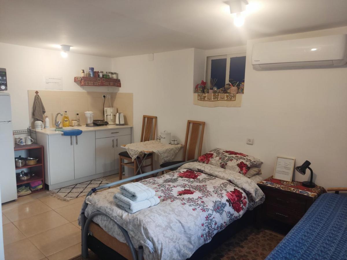 Maister Apt Bet Sheʼan Exteriör bild